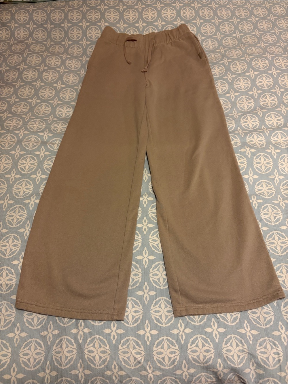 Gilly Hicks Wide Leg Joggers
